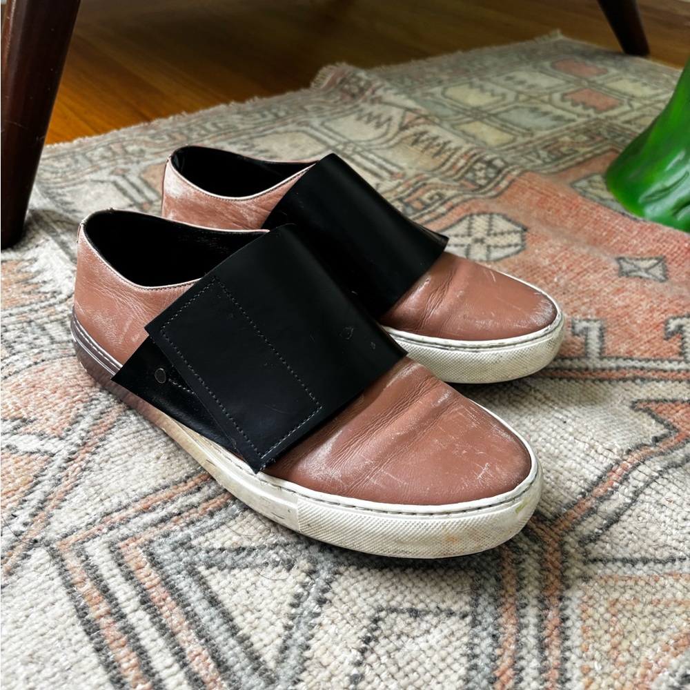 Marni • leather sneakers with black Velcro strap • pink/brown color